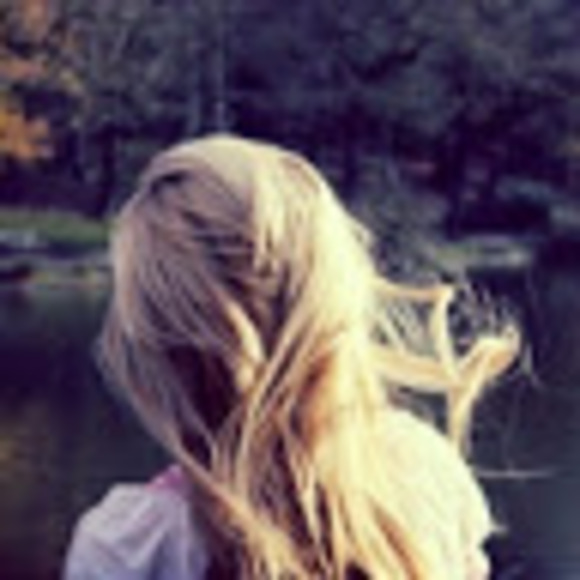 Meet your Posher, Abigail - Picture 1 of 1